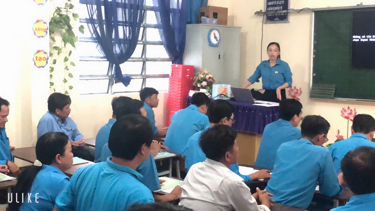 TRƯỜNG TIỂU HỌC MỸ HƯƠNG A TỔ CHỨC TẬP HUẤN TIẾT ĐỌC TO THƯ VIỆN CHO GIÁO VIÊN NHÀ TRƯỜNG